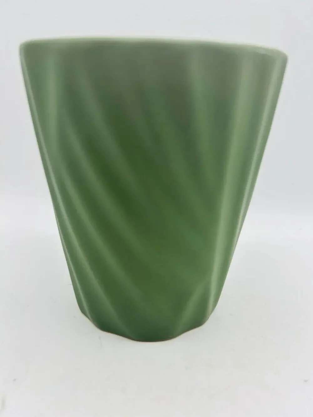1950s Bauer Pottery. Vintage Swirl.